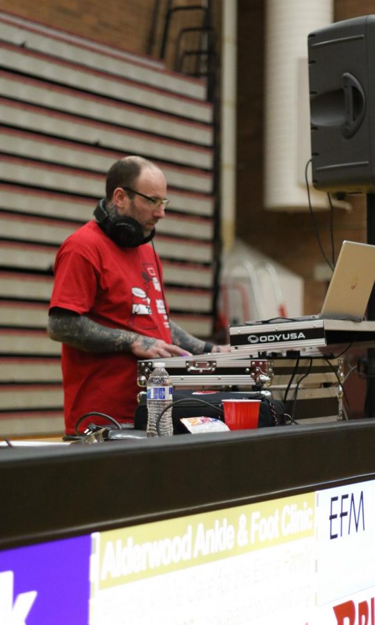 Jesse DJ Tilt Strek plays mixes during the whole event.
