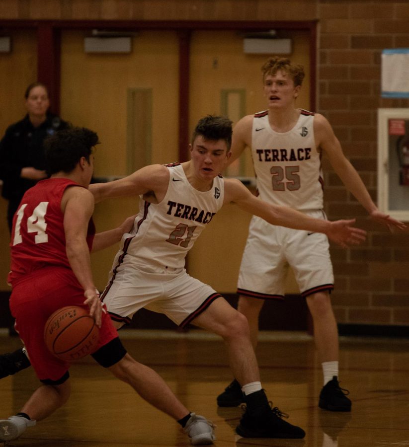 Hawks fall to Marysville-Pilchuck 53-45, fall to 8-2 overall